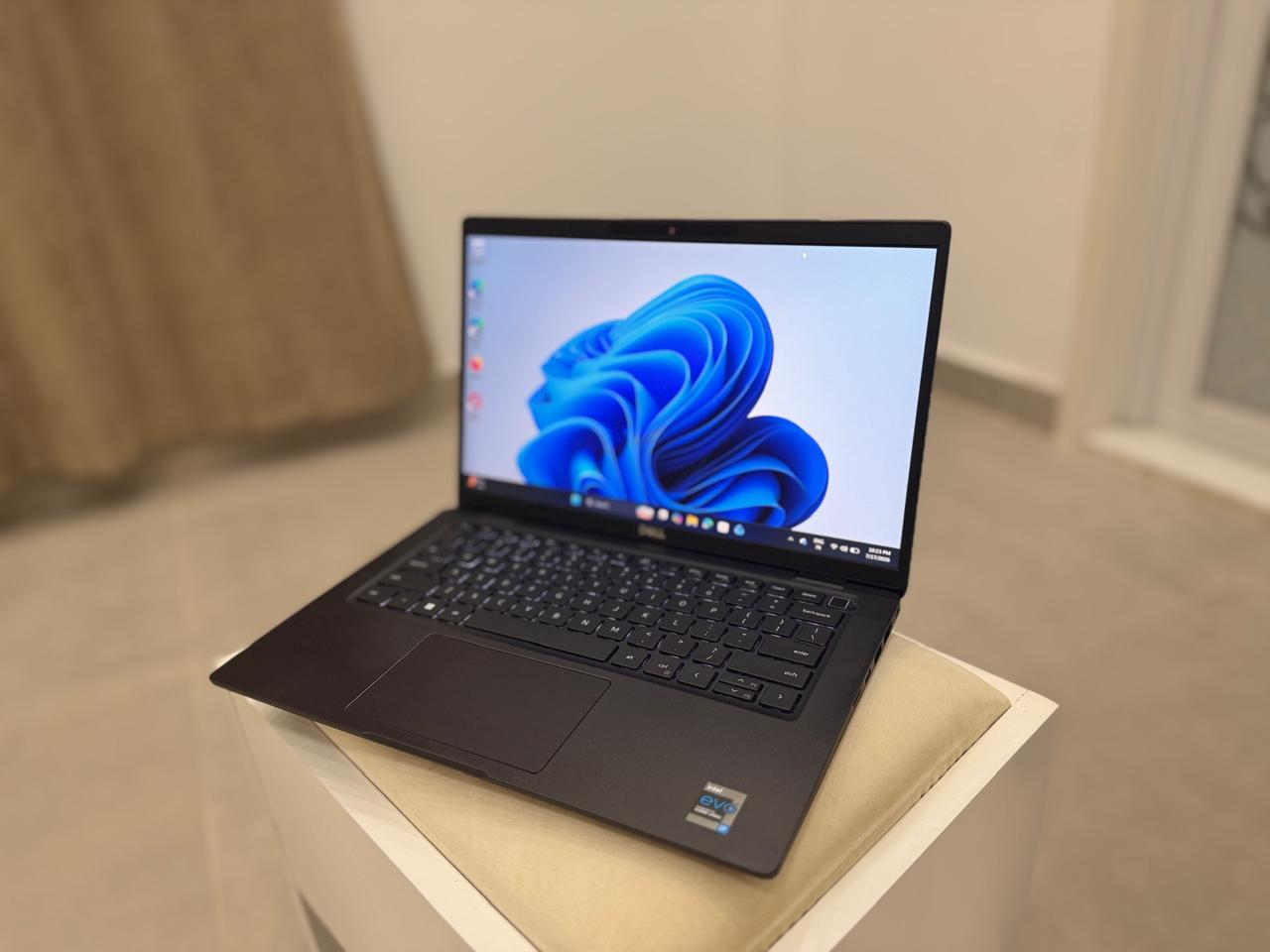Dell Latitude 7420 14" FHD Laptop Intel EVO vPRO Core i7-1185G7 11th Gen 16GB RAM 512GB NVMe SSD Windows 11 Pro Silver (Certified Used) - Image 2