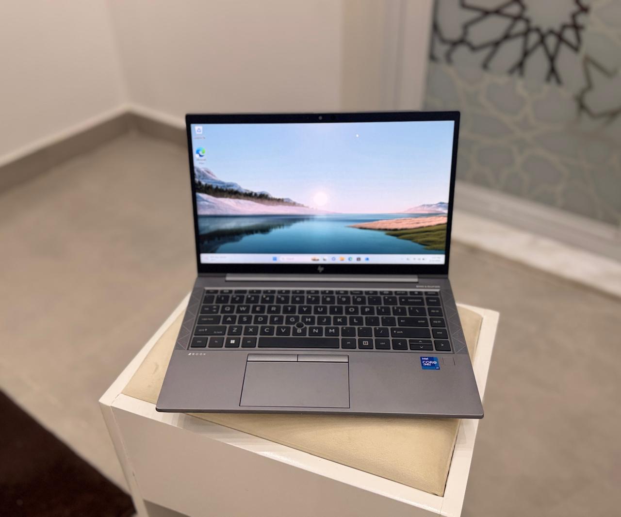HP ZBook Firefly G8 14" Mobile Workstation Laptop Intel Core i7-1185G7 16GB RAM 512GB SSD NVIDIA T500 Graphics Windows 11 PRO (CERTIFIED USED)